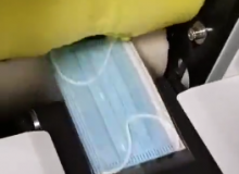 資質(zhì)廠家口罩全自動(dòng)包裝機(jī)生產(chǎn)現(xiàn)場(chǎng)